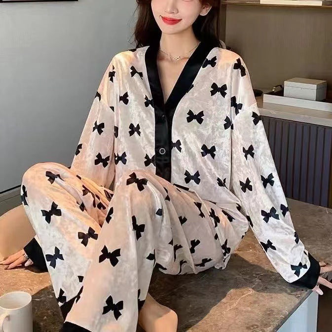 Women's Simple Printed Velvet Long Sleeves Trousers Pajamas Suit